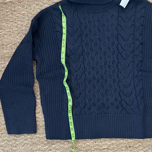 NWT Women's Banana Republic Navy Turtleneck Cable Knit Sweater, Size M - Picture 4 of 8